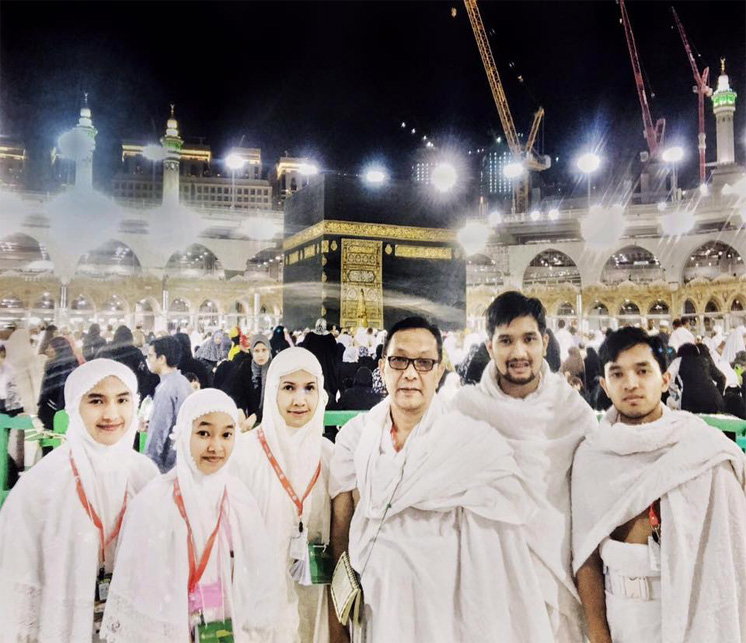 VIDEO:  Family Trip to Makkah – Dubai – Madinah