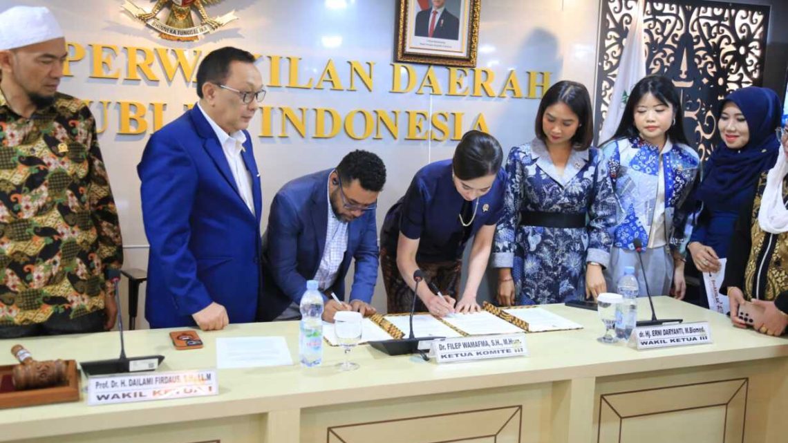 Pimpin Raker Komite III DPD RI dengan Kemenpar: Senator Dailami Sebut Potensi Wisata Kalimantan dan Papua