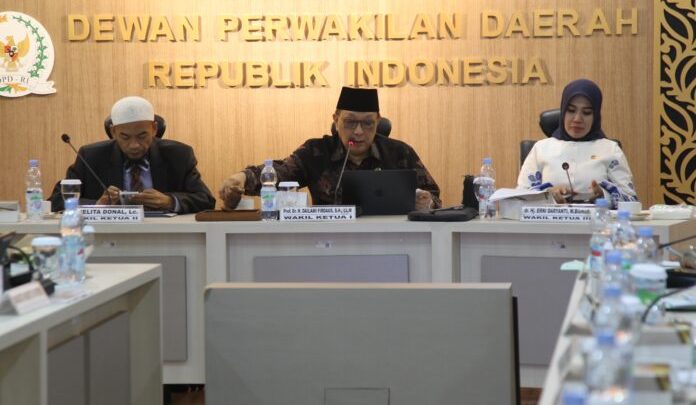 Raker dengan Dirjen PHU, Komite III DPD RI Harapkan Layanan Haji Tetap Optimal diTengah Efisiensi